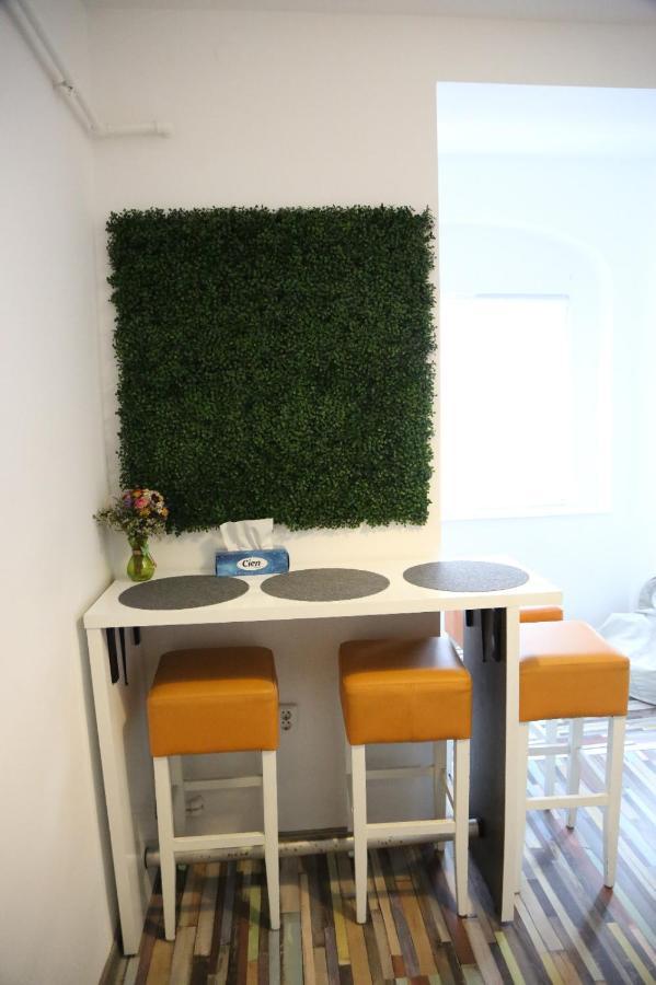 Croma Holiday Petrosani Apartment Luaran gambar